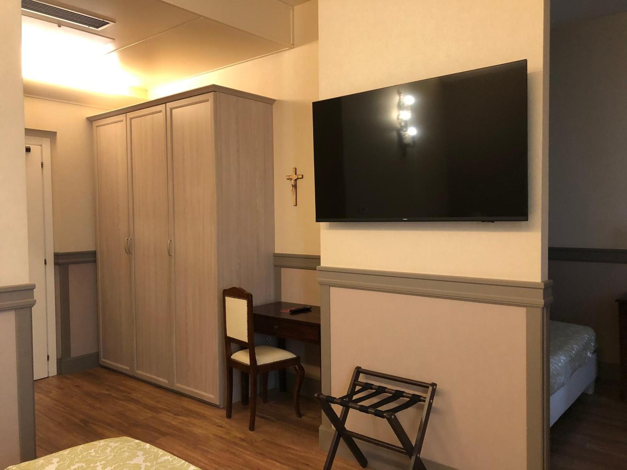 Dnb House Hotel