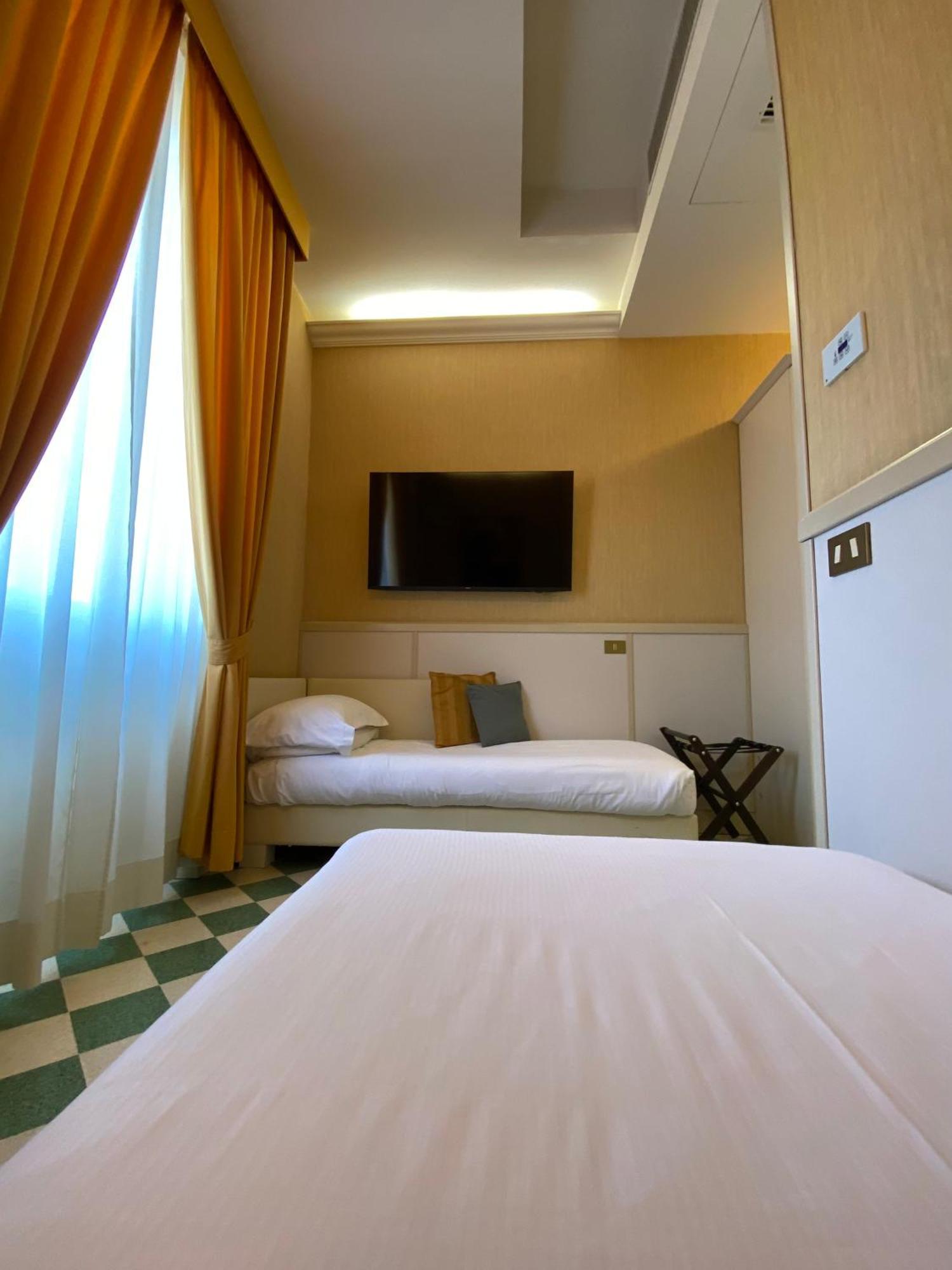 Hotel Dnb House 3*