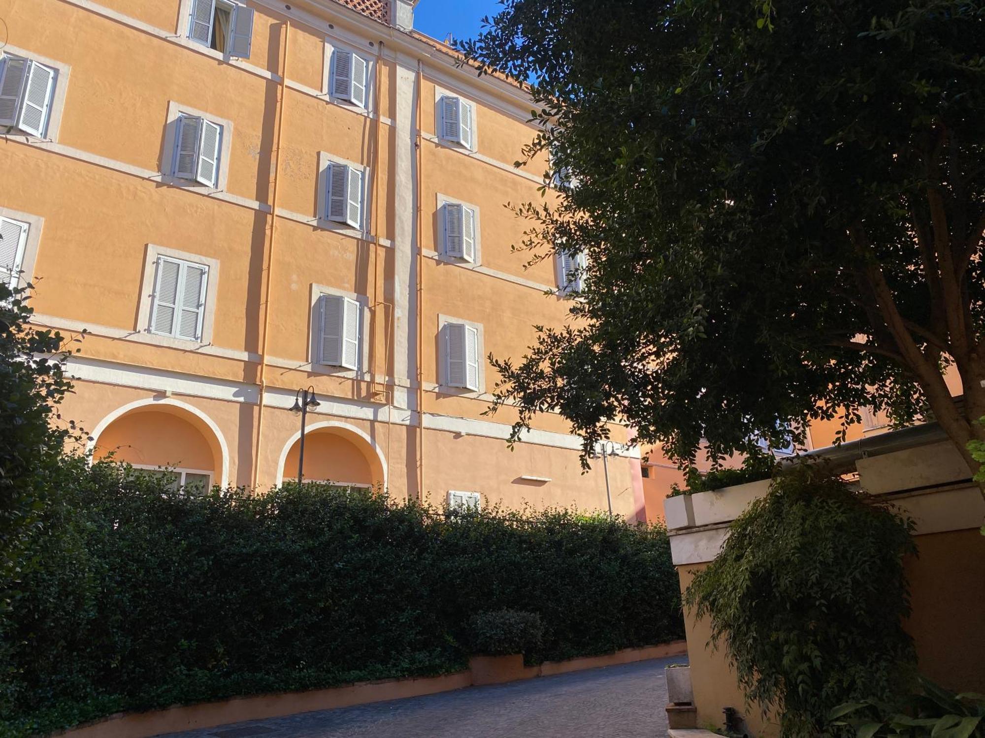 Dnb House Hotel