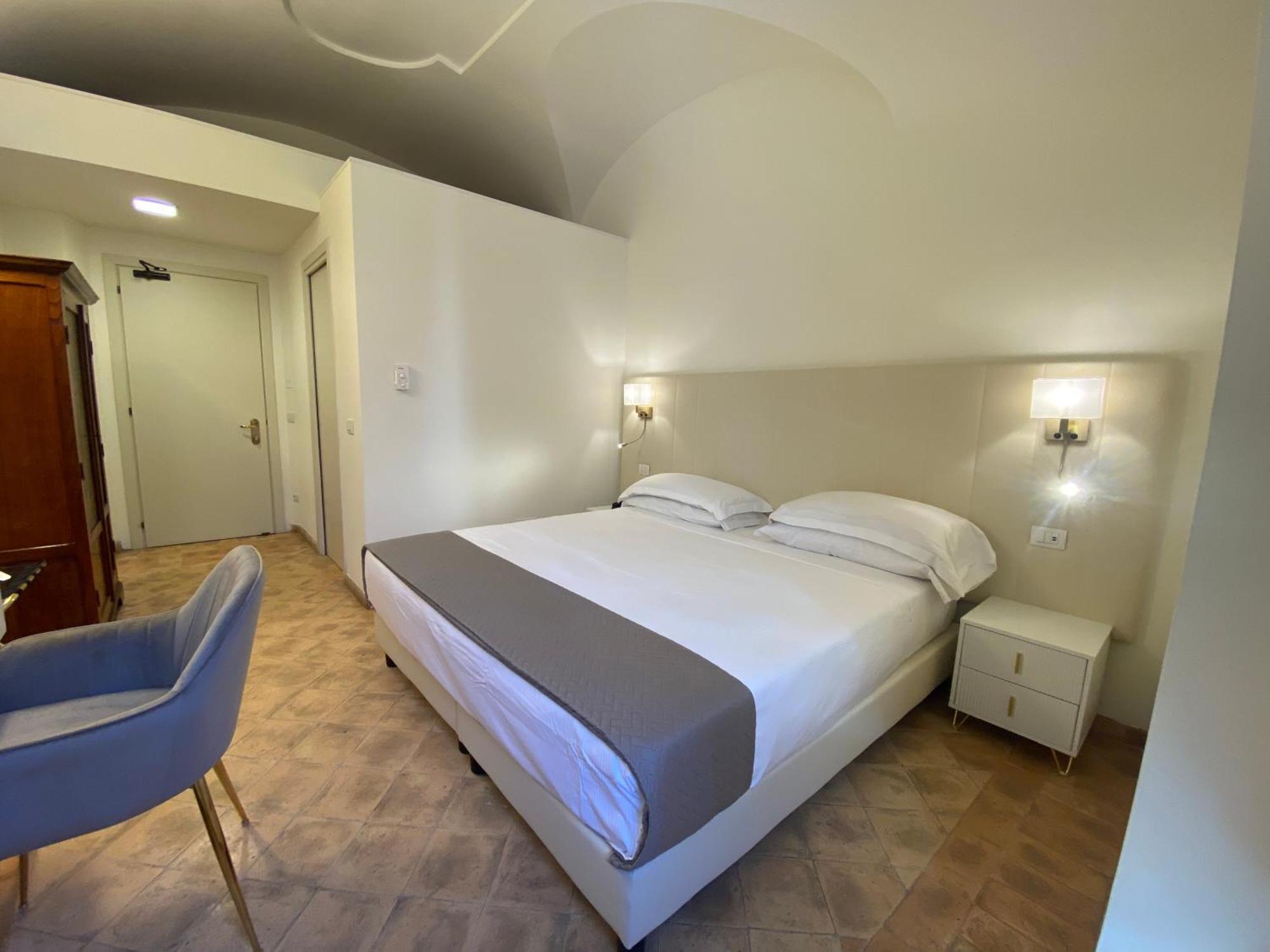 Hotel Dnb House
