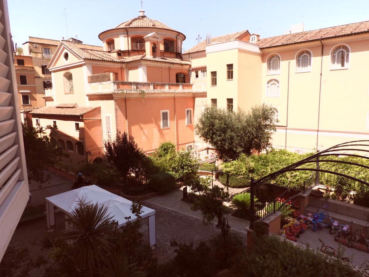 Hotel Dnb House 3*